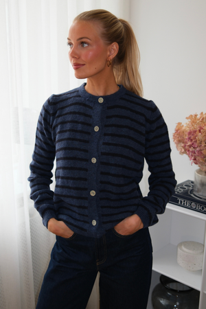 Gestreifter Crizette-Strick-Cardigan – Blau/Tiefblau