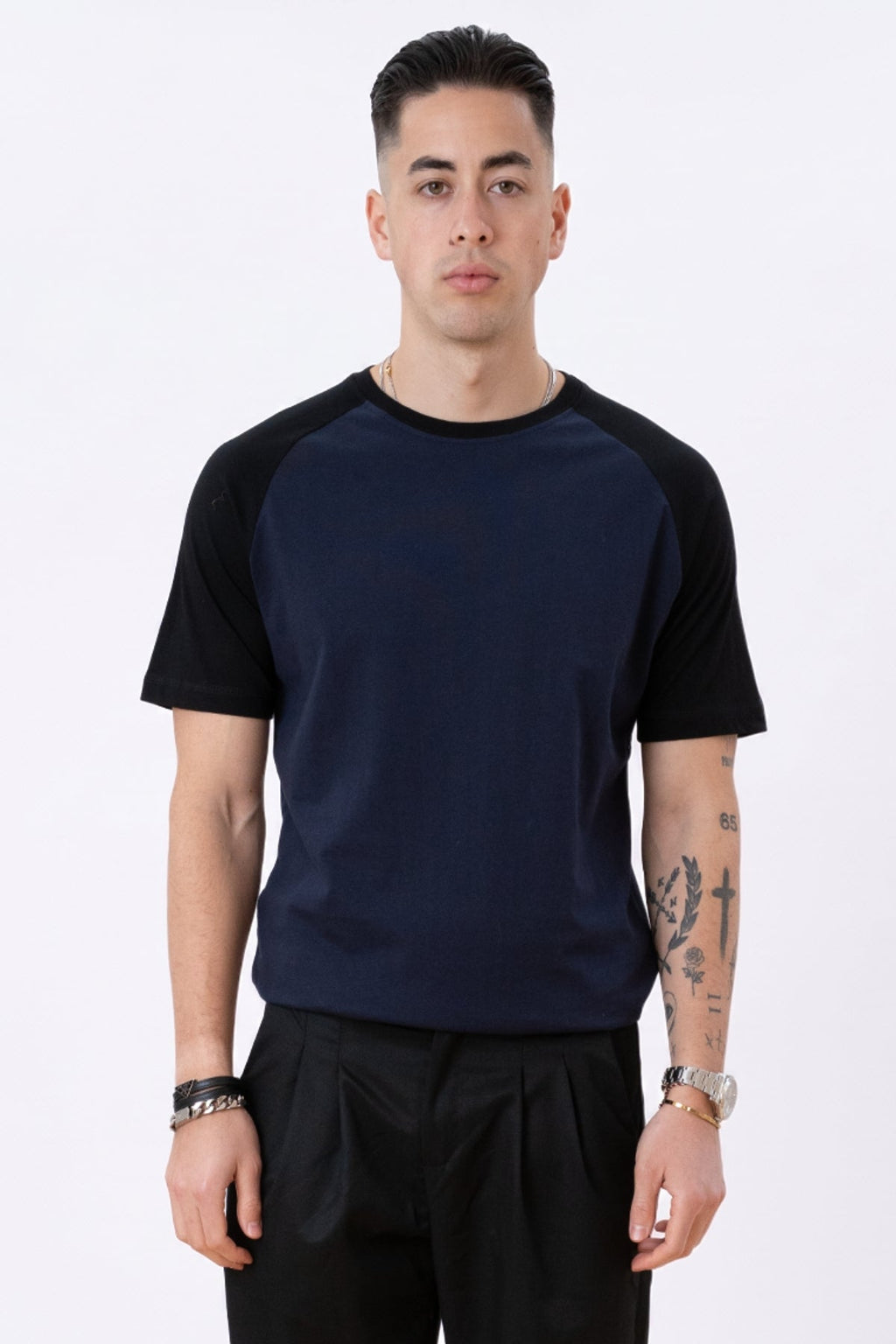 Basic Raglan T-Shirt-Schwarz-Navy