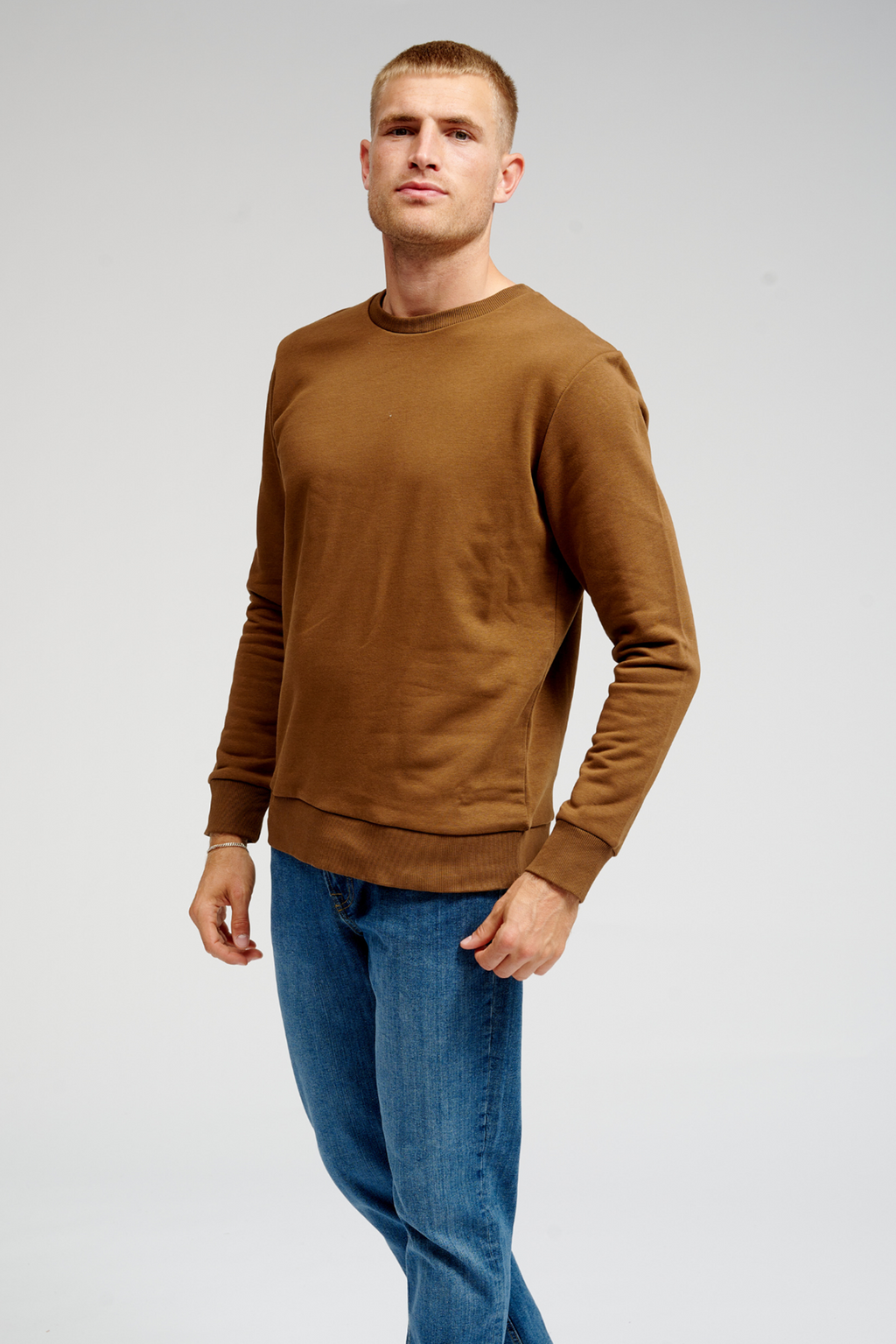 Basic Crewneck -Schweiß - braun