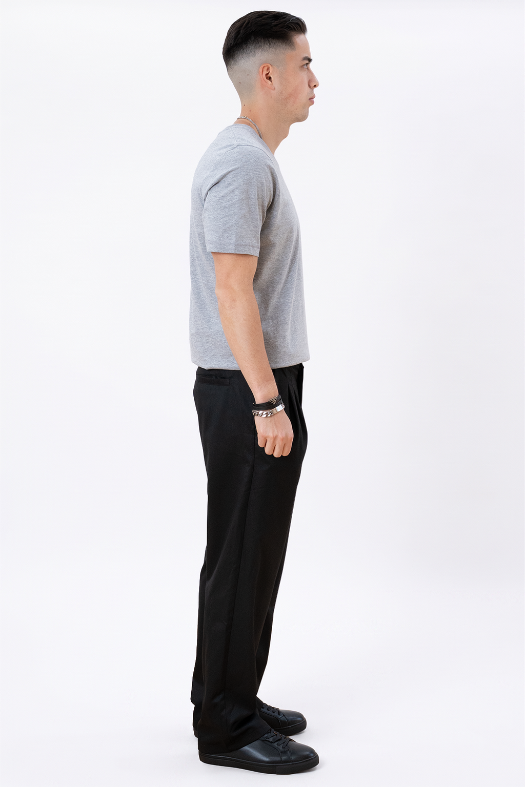 Basic T-Shirt mit V-Ausschnitt – Oxford Grey