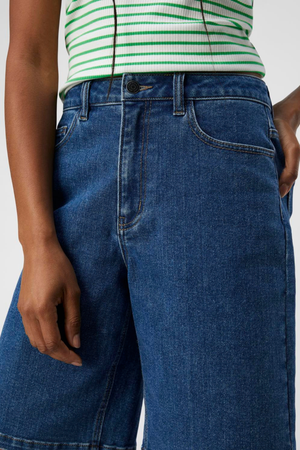 Carol Denim Shorts - mittelblauer Denim