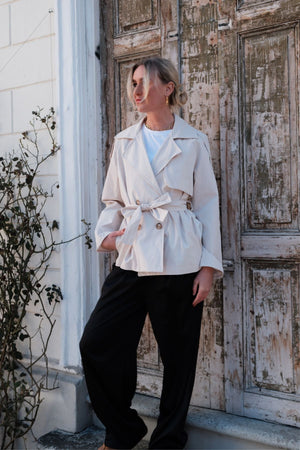 Sia Kurzer Trenchcoat – gebrochenes Weiß