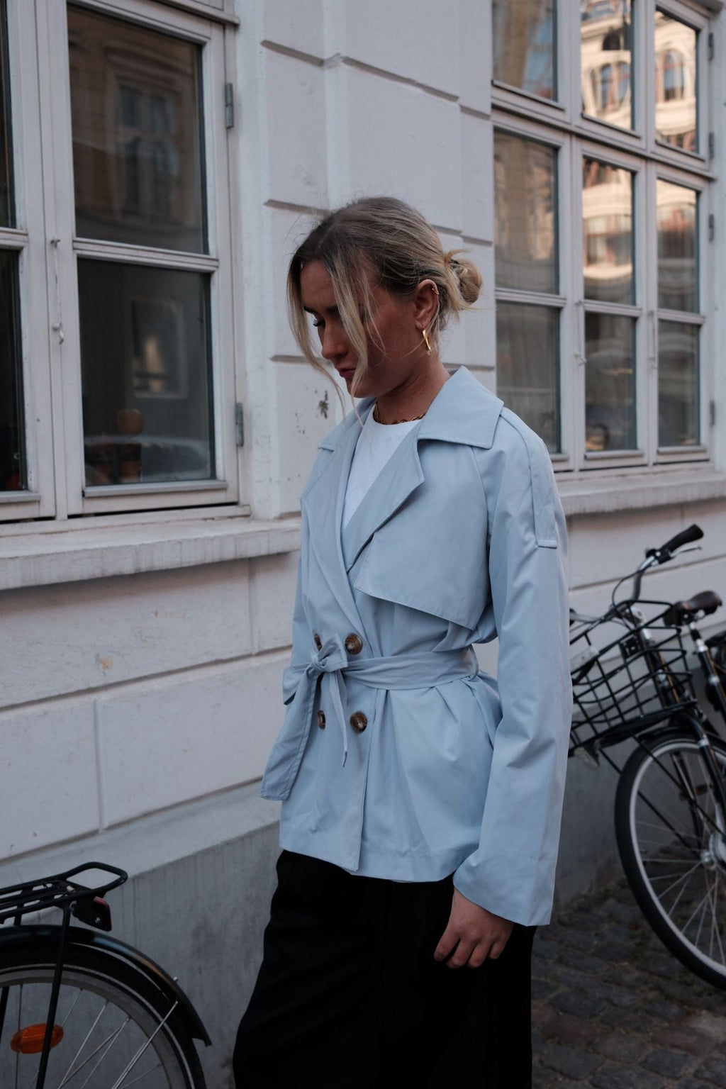 Sia Kurzer Trenchcoat – Himmelblau