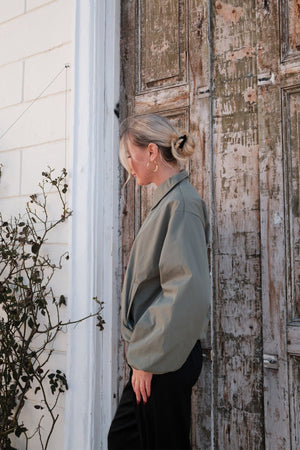 Ines kurze Jacke – Khaki