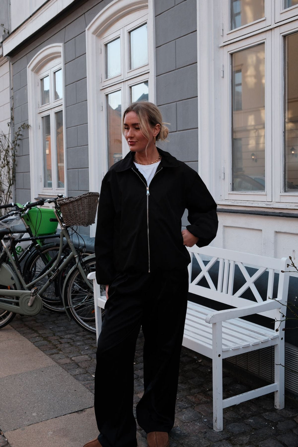 Ines Kurzjacke - Schwarz