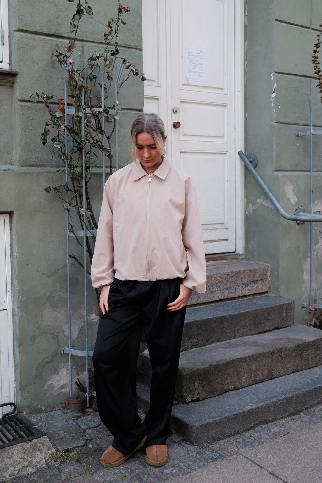 Kurze Jacke „Ines“ – Beige