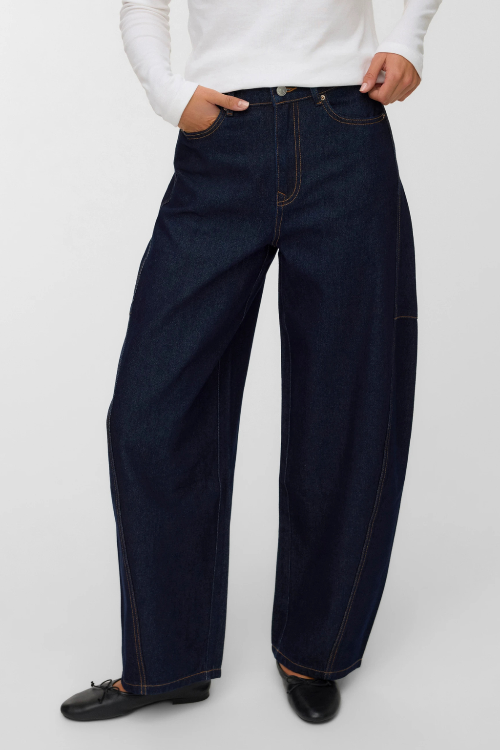 Kaitlin Wide Barrel Jeans – Dunkelblauer Denim