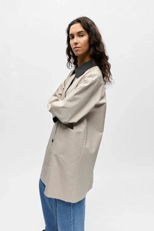 Langer Alora-Trenchcoat – Birkenmagnet