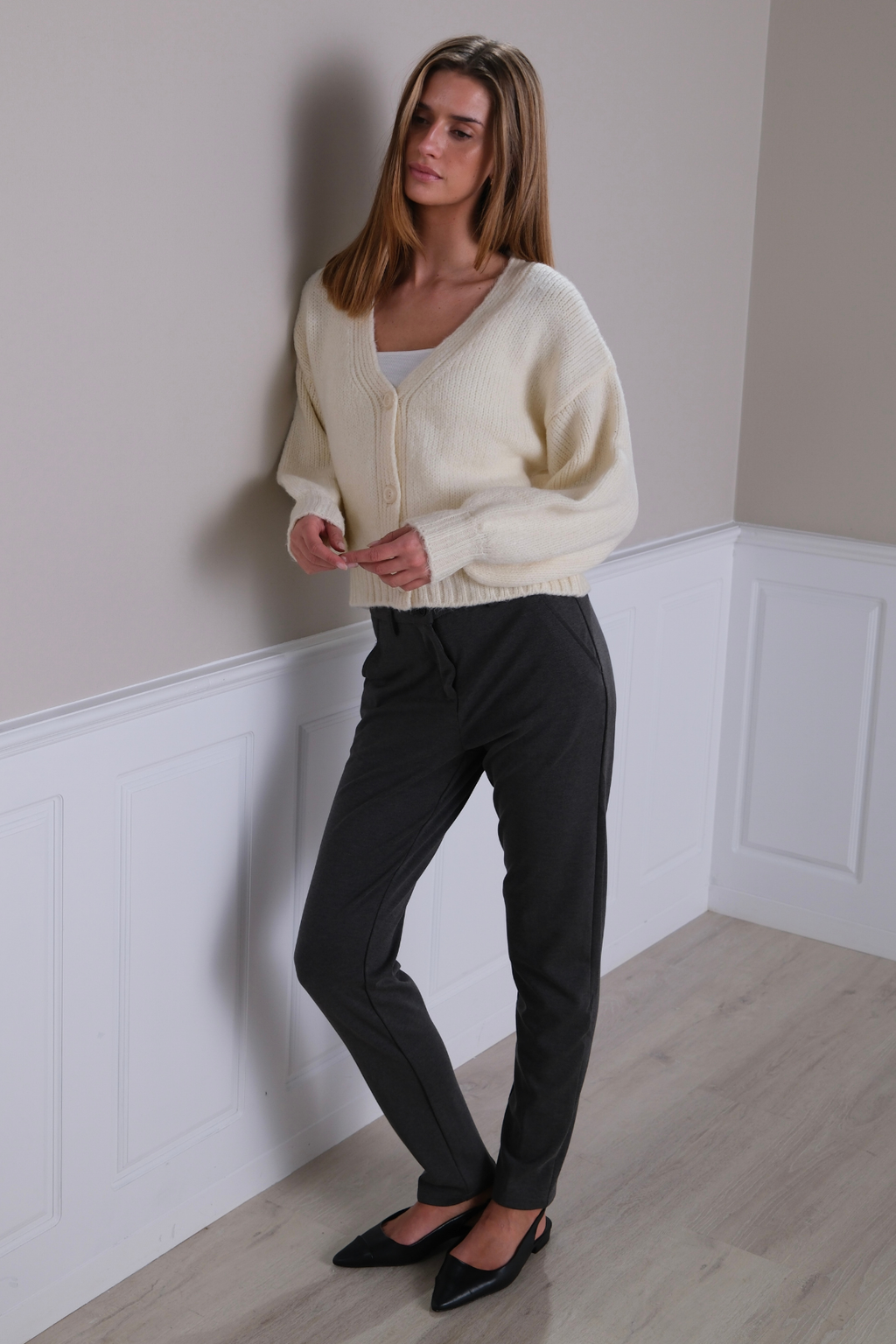 Strickjacke mit V-Ausschnitt – Ecru