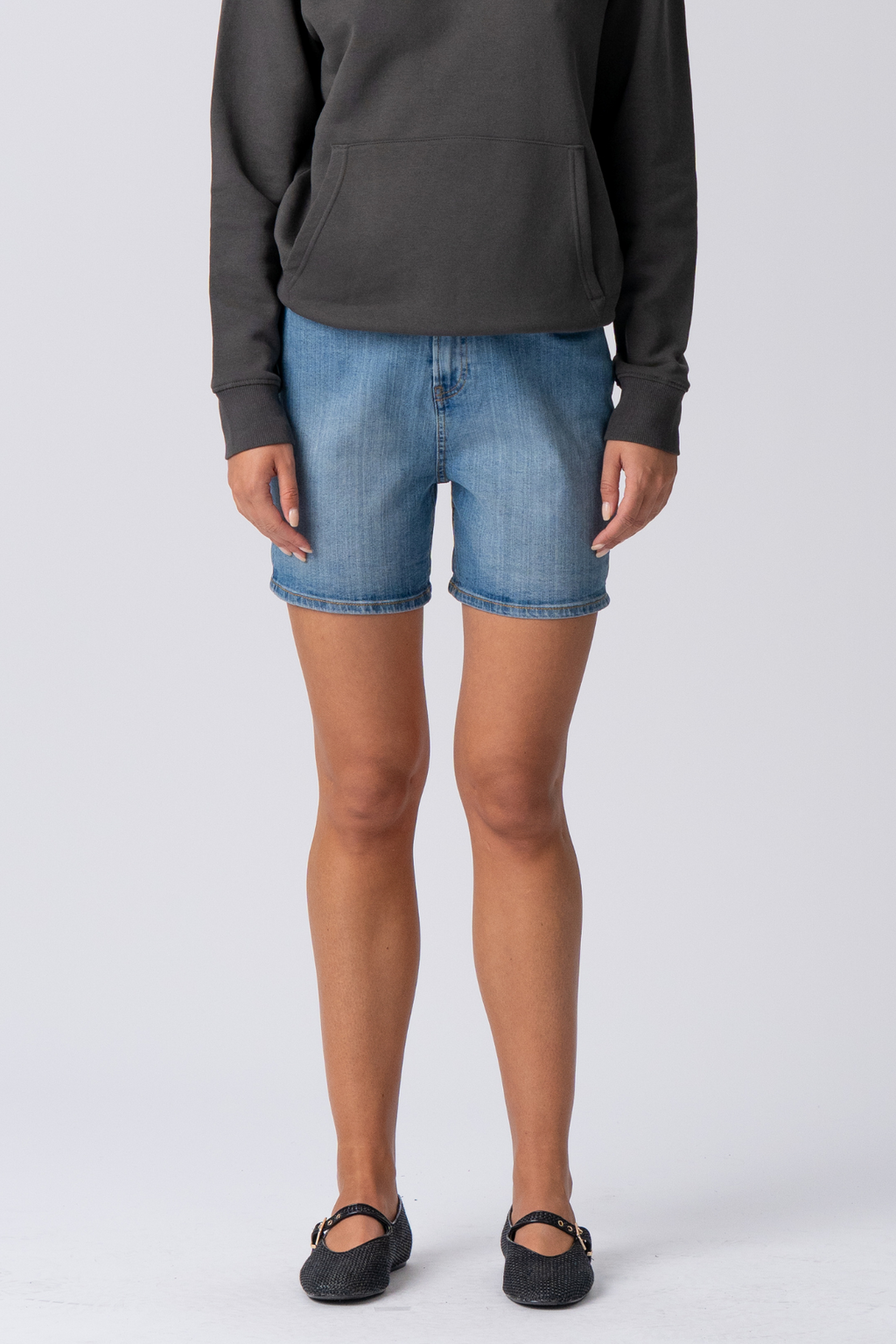 The Original Performance Denim Shorts - Mittelblau Denim (Frau)
