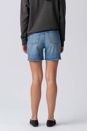 The Original Performance Denim Shorts - Mittelblau Denim (Frau)