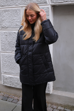 Lange Pufferjacke - Schwarz