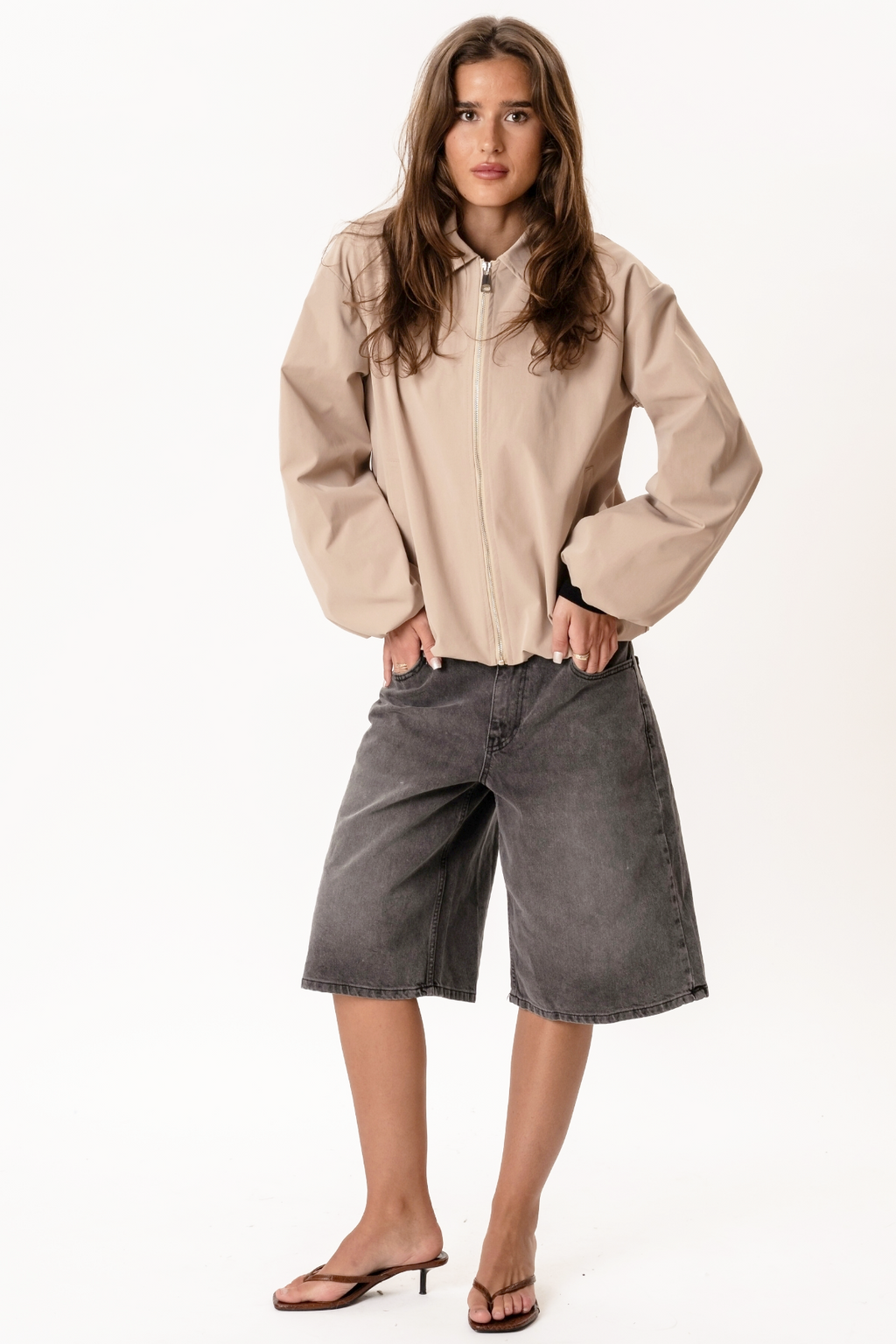 Kurze Jacke „Ines“ – Beige