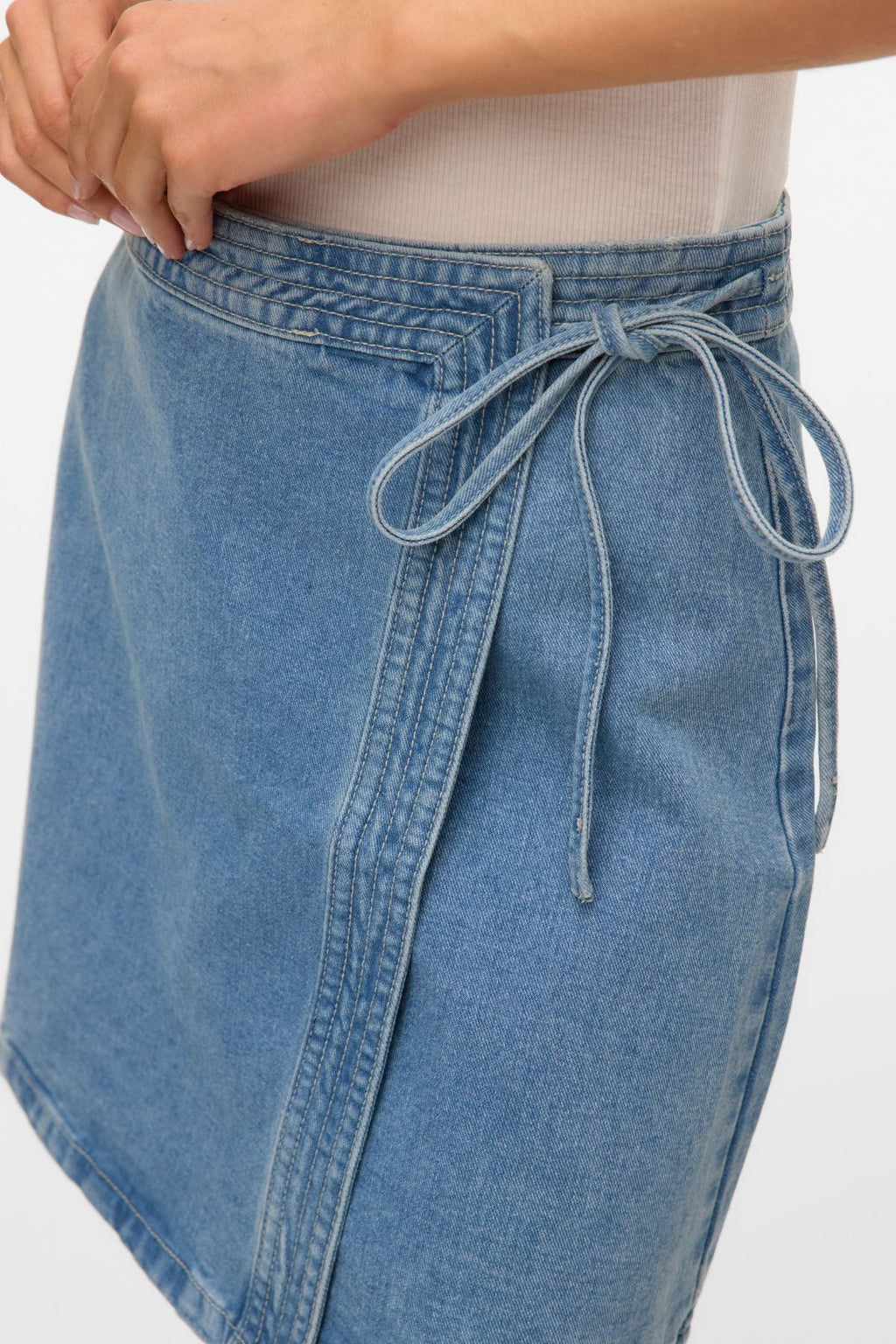 Liza Kurzer Jeans-Wickelrock – Mittelblauer Denim