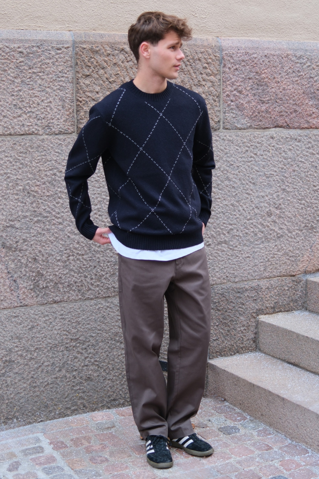 Gerade geschnittene Baumwoll-Chino – Oliv