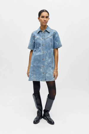 Kurzes Jeanskleid Claudia – Hellblauer Denim