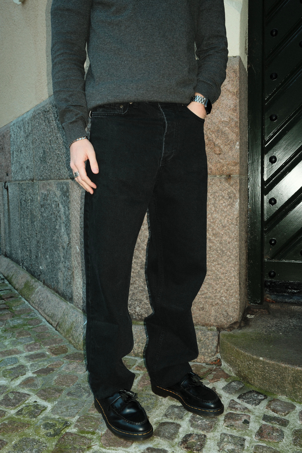Baggy-Jeans – geräuchert