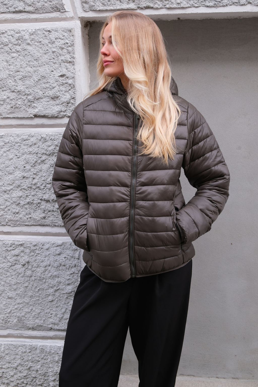 Leichte Pufferjacke - Olive