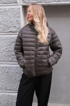 Leichte Pufferjacke - Olive