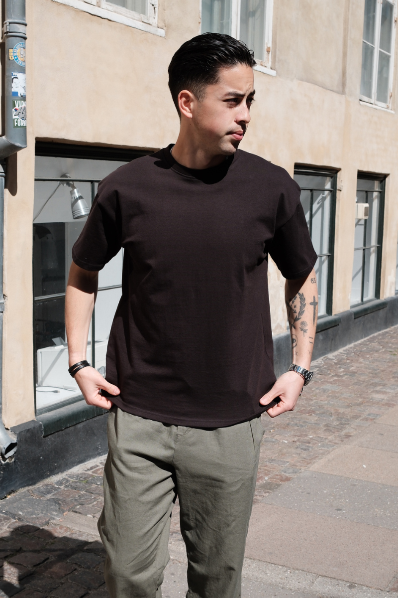 Kastenförmiges T-Shirt - Schwarz