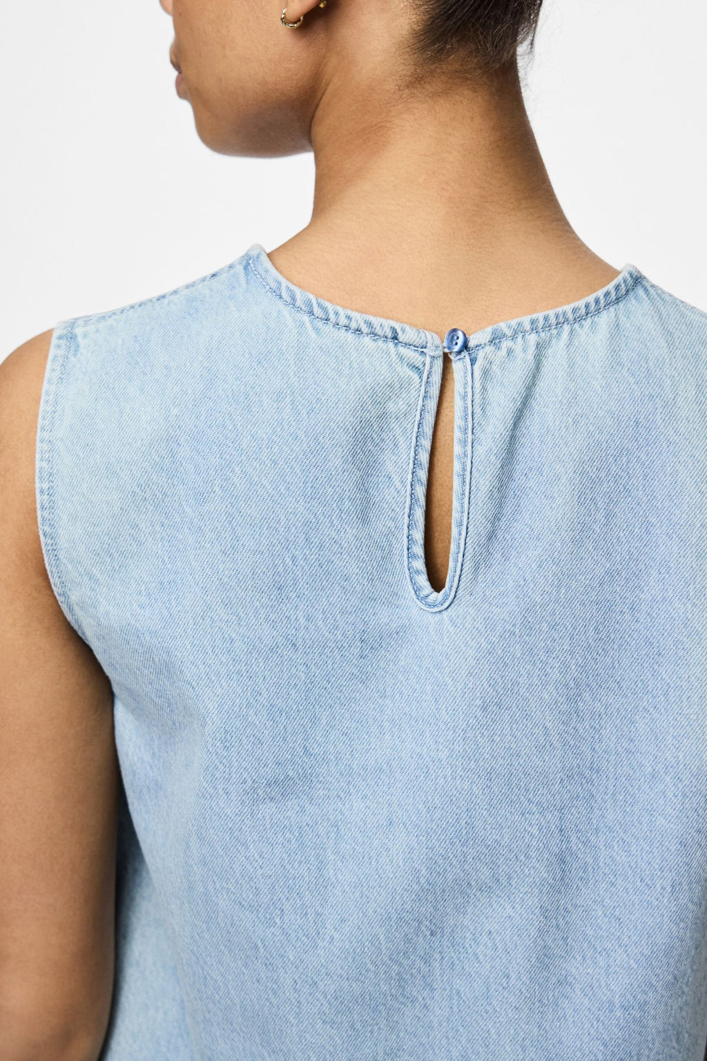 Flora Mini-Jeanskleid – Hellblauer Denim
