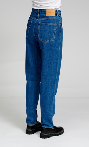 The Original Performance Mom Jeans - Mittelblauer Denim