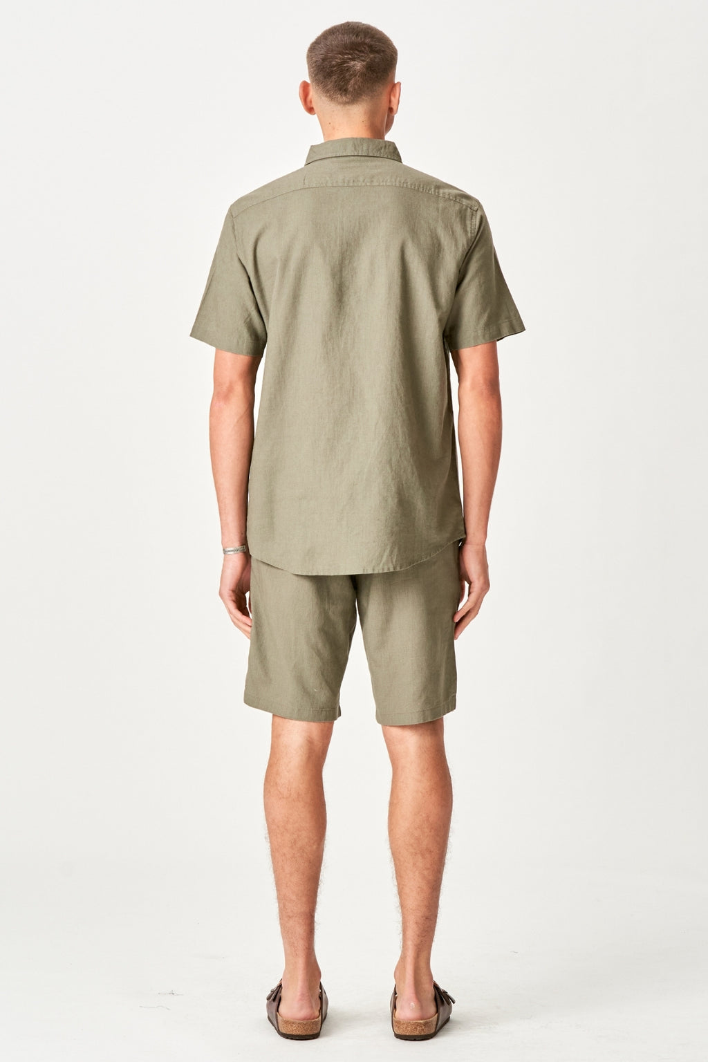 Wäsche mit kurzärärmernem Hemd + Leinen Shorts - Armee (Paketangebot)