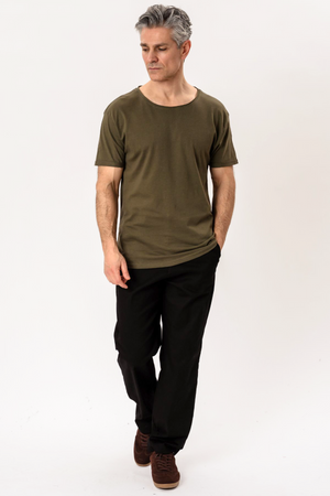 T-Shirt mit tiefem Ausschnitt – Olivgrün