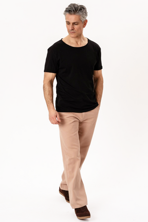 T-Shirt mit tiefem Ausschnitt - Schwarz