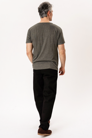 T-Shirt mit tiefem Ausschnitt – Dunkelgrau