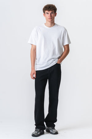 Baggy-Jeans – geräuchert