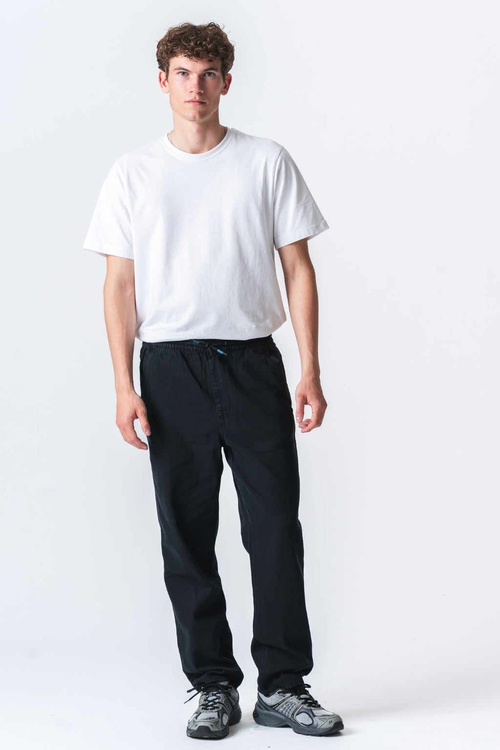 Caleb lose Fit Jeans - schwarz