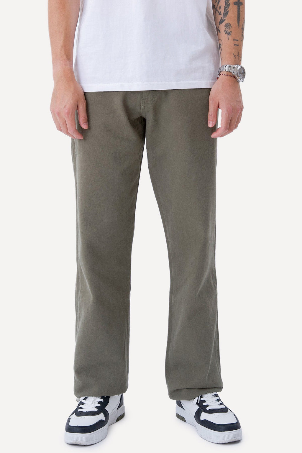 Gerade geschnittene Baumwoll-Chino – Oliv