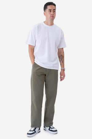 Gerade geschnittene Baumwoll-Chino – Oliv