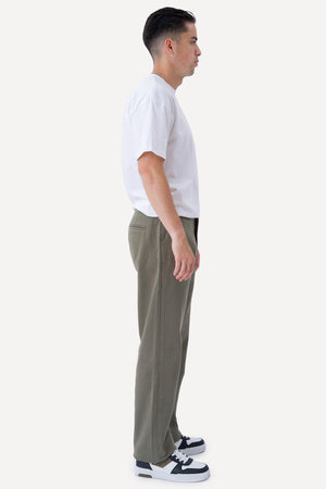 Gerade geschnittene Baumwoll-Chino – Oliv