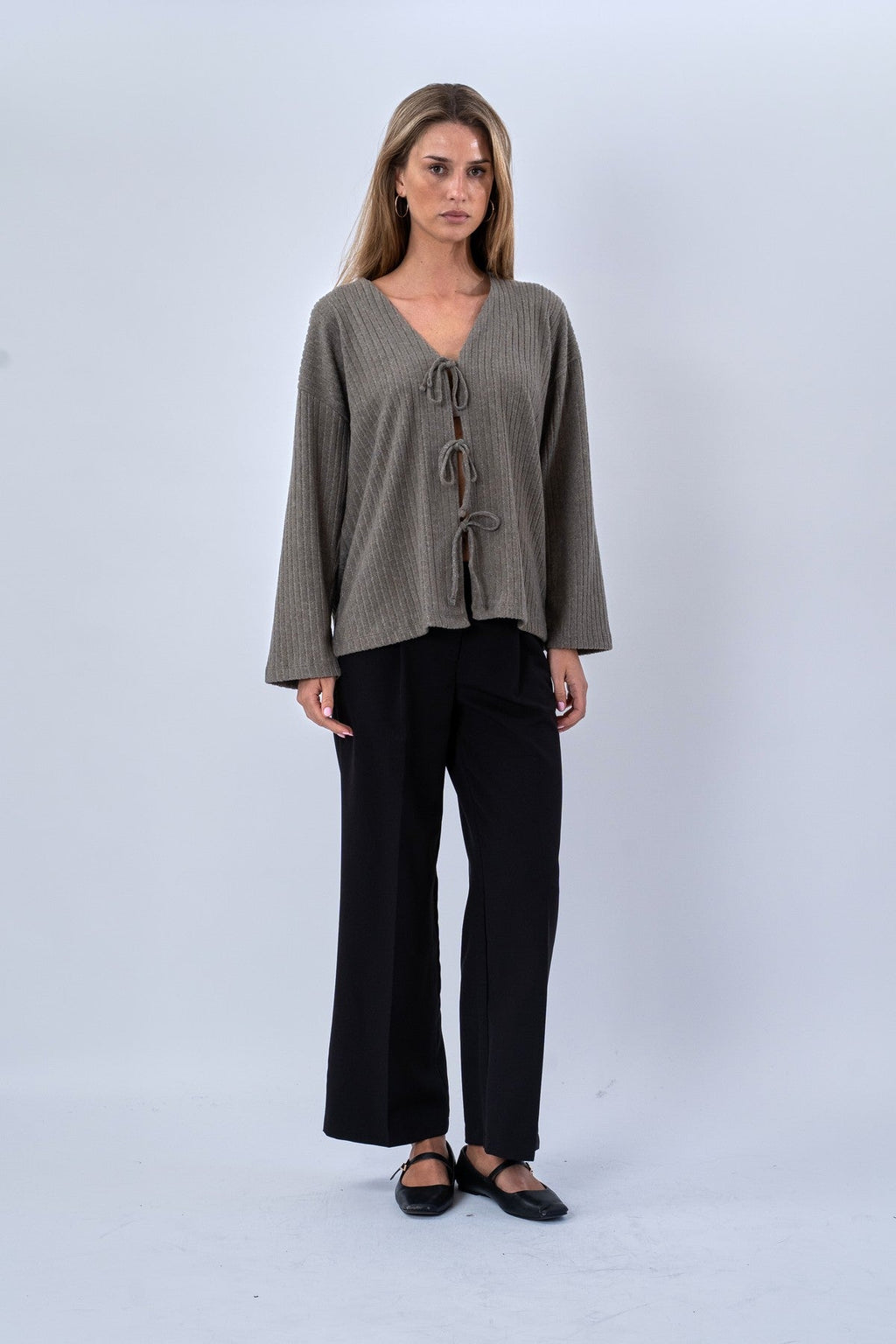 Ivy Krawattenbluse gestrickt – Khaki