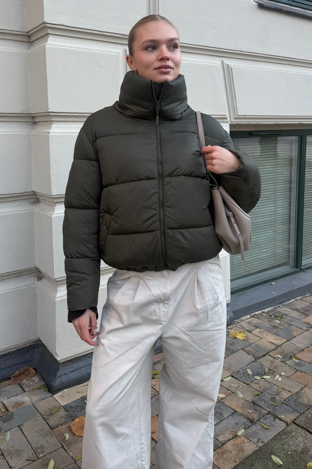 Kurzpufferjacke - Olive