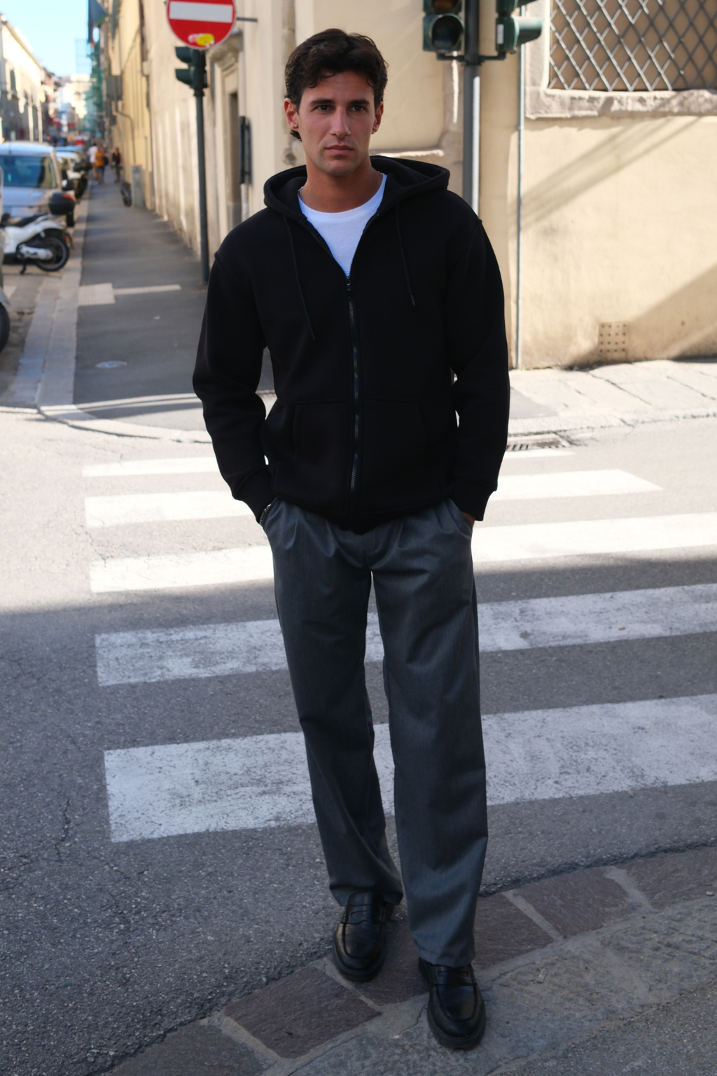 Entspannter Zip Hoodie - Schwarz