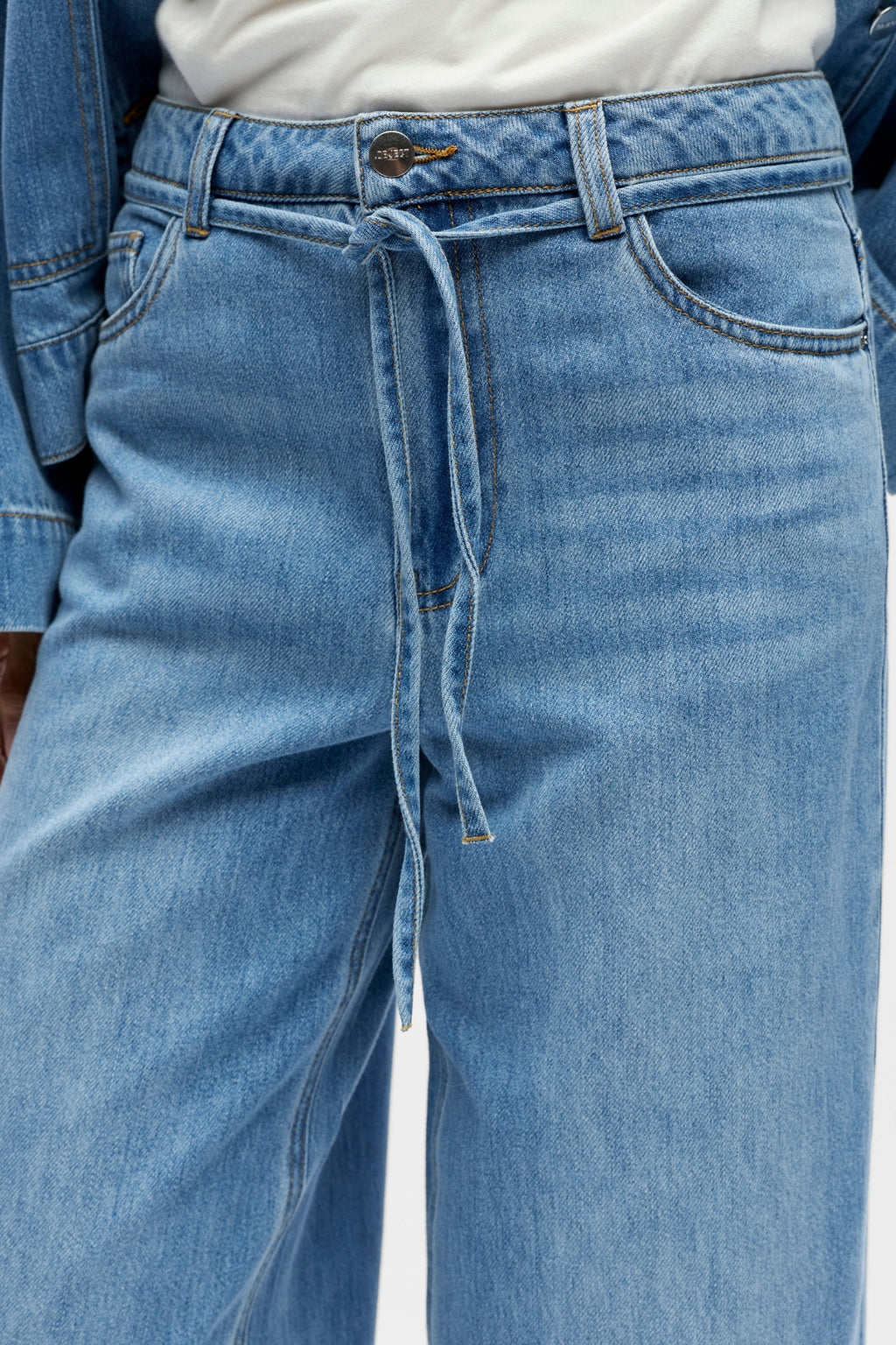 Rosie Wide Jeans – Hellblauer Denim