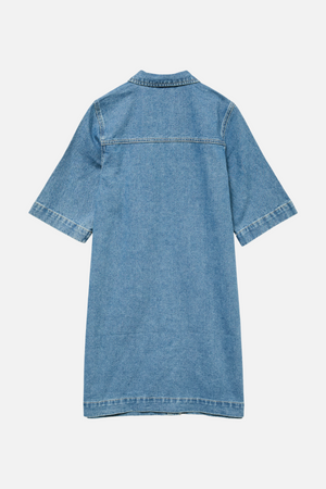 Fenja Short Denim Kleid - mittelblauer Denim