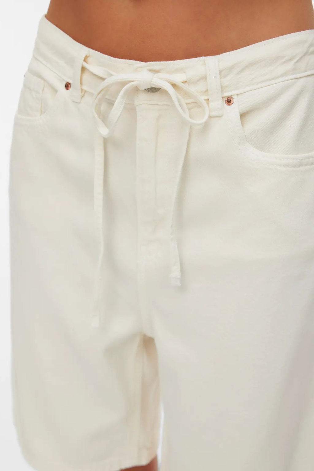 Villa Bermuda Denim Shorts - Ekru