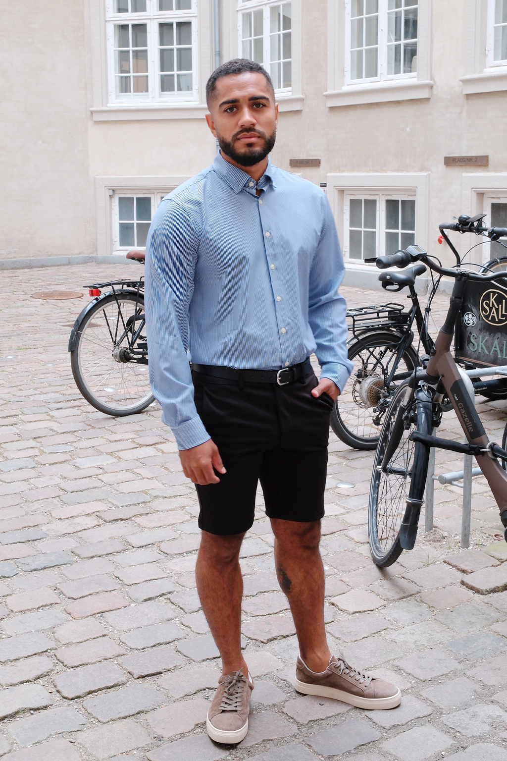 The Original Premium Performance Hemd – Weiß/Marineblau