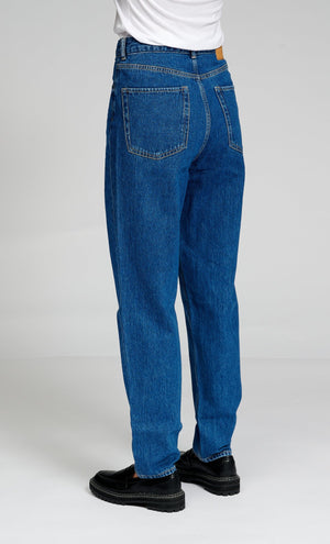 The Original Performance Mom Jeans - Mittelblauer Denim