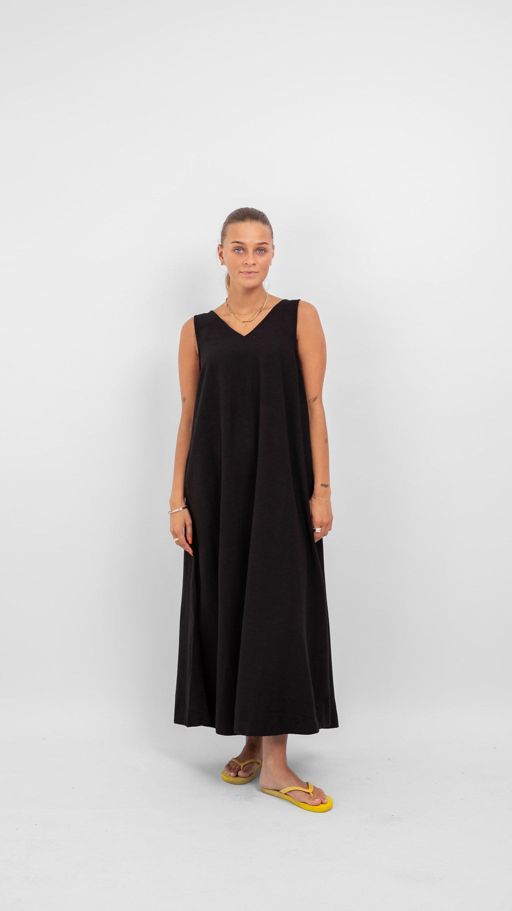 Prisilla V -Ausschnitt Midi Kleid - schwarz